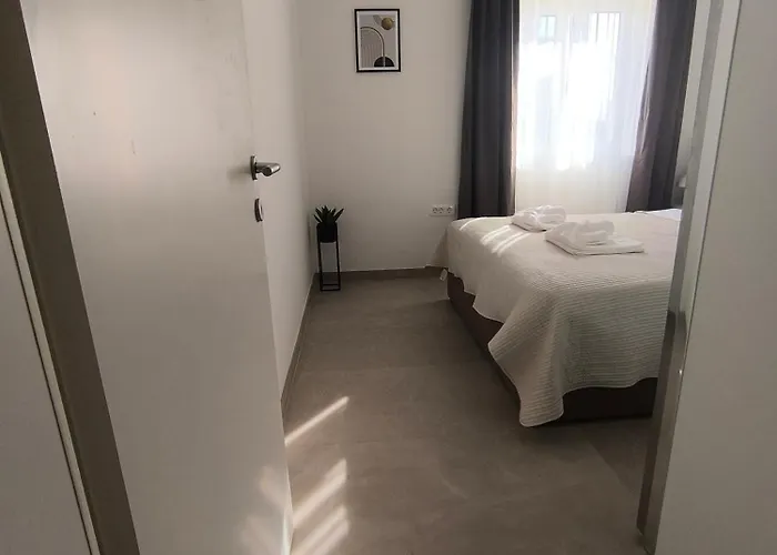 Rujan With Private Heated Pool *