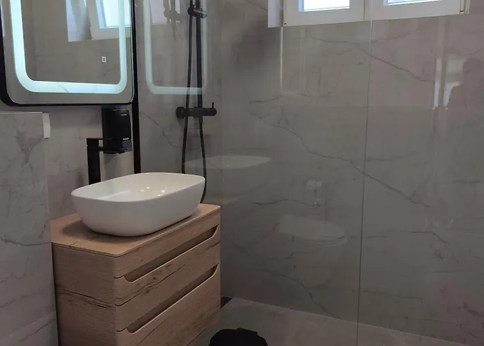 Rujan With Private Heated Pool 아파트 *