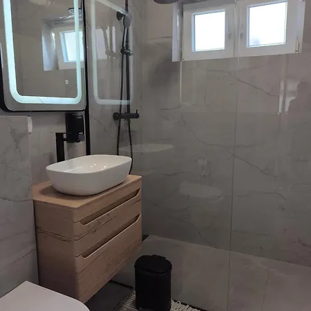 Rujan With Private Heated Pool 公寓 *