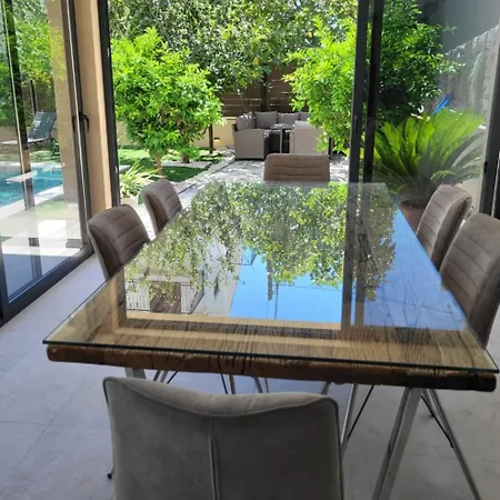 Rujan With Private Heated Pool Appartement *